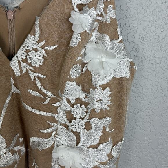 Dress the Population Size L Audrey Spaghetti Strap Midi A-line 3D Floral Ivory - Picture 4 of 8